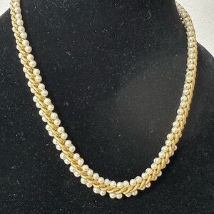101- NAPIER Gold twisted and Pearl 20 in. Necklace